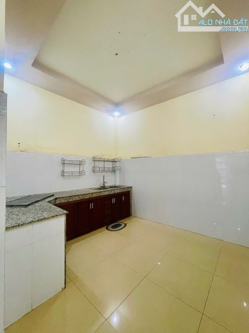 Bán nhà hẻm 3m gần Emart Phan Huy Ích, 2 tầng, đang cho thuê 8 triệu/tháng, chỉ 4 tỷ tl - 4