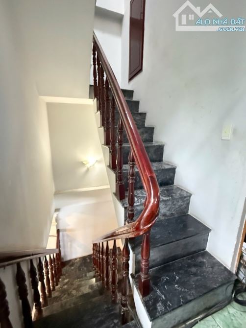 Bán nhà 3 tầng p15 Tân Bình hẻm nhựa 5m xe hơi đỗ cửa 4x10 chỉ nhỉnh 4 tỷ - 4