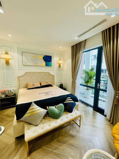 BÁN KHÁCH SẠN HÀNG CHUỐI - LÔ GÓC 3 MẶT THOÁNG - SẴN DÒNG TIỀN - 5