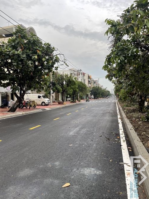 Bán Biệt thự Mặt Tiền Trần Thị Ngôi P.4 Quận 8 ,ngang 8m hiếm có ,không gian sống đẳng cấp - 5