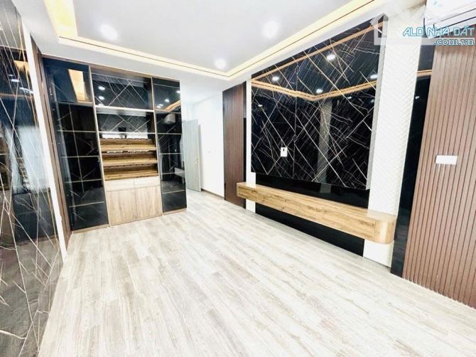 BÁN NHÀ PHÂN LÔ TAM TRINH – 60M² – Ô TÔ VÀO NHÀ – THANG MÁY – FULL NỘI THẤT – NHỈNH 14 TỶ - 5