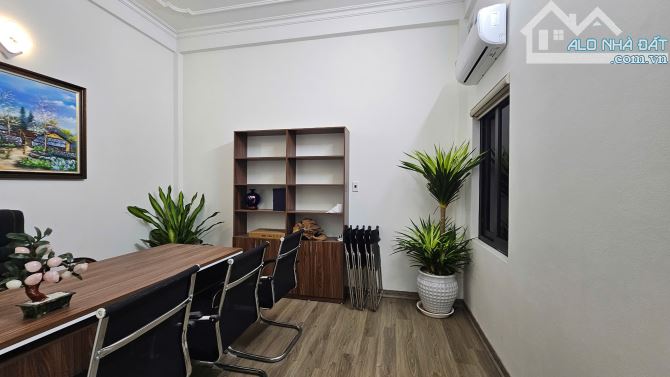 Tôi bán nhà 5T*62m2 phố Hoàng Văn Thái-Thanh Xuân.Mặt ngõ ôtô tránh,vừa ở vừa KD.Giá 13tỷ6 - 5