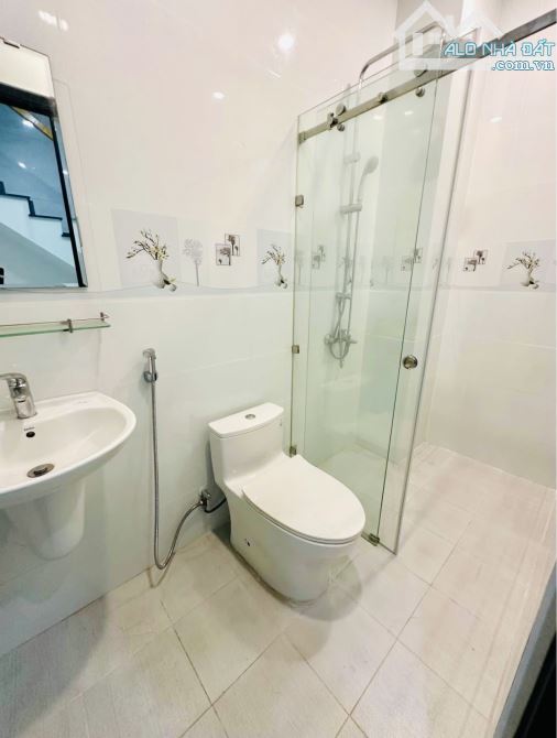 Nhà mới, hẻm ô tô, cách 30m ra Mặt tiền Hưng Phú P10, 4 tầng - 5