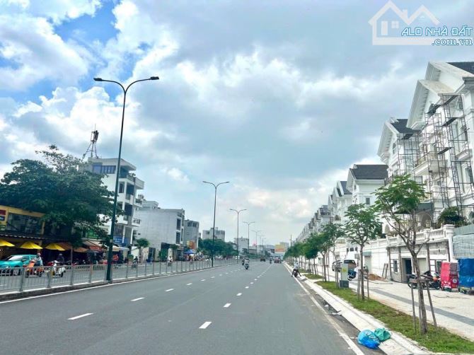 🏡 Dương Quảng Hàm Phường 5 Gò VấP - Sau lưng căn Mặt tiền - 2 Tầng đúc - 2 PN - 5