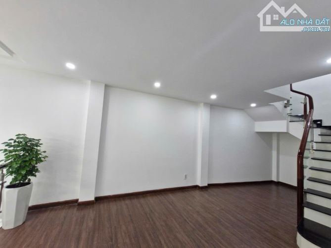 Căn góc 3 tầng, mặt tiền đường đường ô tô thông, P. Thạnh Mỹ Lợi, Quận 2, chỉ 5 tỷ TL - 6