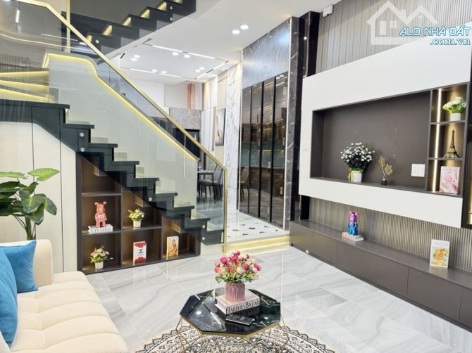 🌟 BÁN NHÀ GIÁ TỐT  - GÒ VẤP, CHỈ NHỈNH 5 TỶ - SỔ VUÔNG VỨC, 2 TẦNG ,3 WC , 55m2 Ở NGAY ! - 6