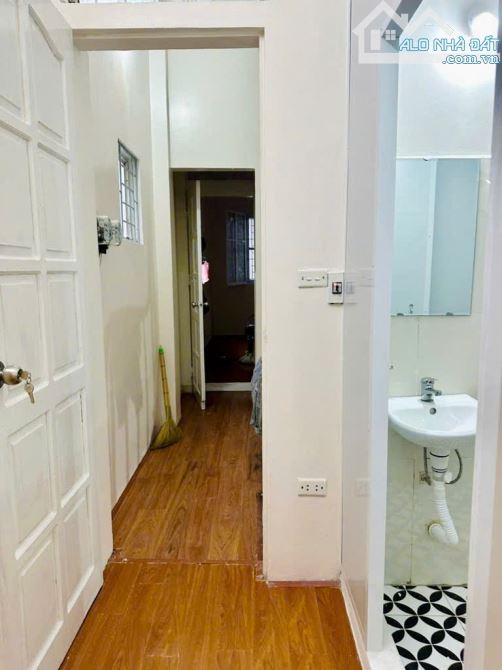 CẦU GIẤY - LÔ GÓC – NHÀ ĐẸP – 41M- 3 TẦNG – 3 THOÁNG – FULL NỘI THẤT- 8.75 TỶ - 6
