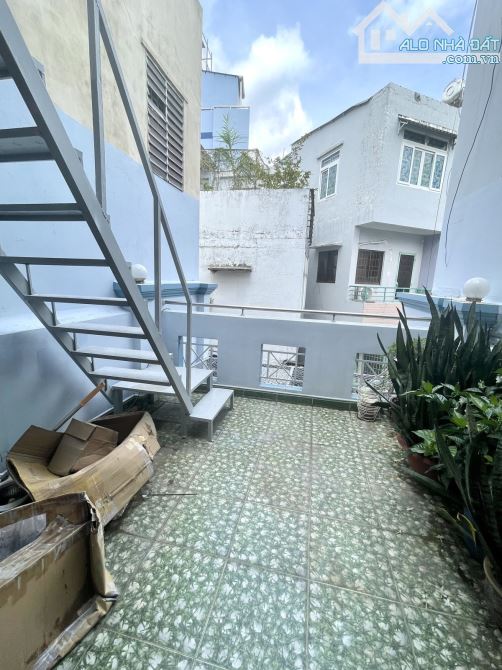 50m2 chỉ 6.35 tỷ Ngô Gia Tự, Quận 10, 4 phòng ngủ, 4 lầu, hẻm 3m - 6