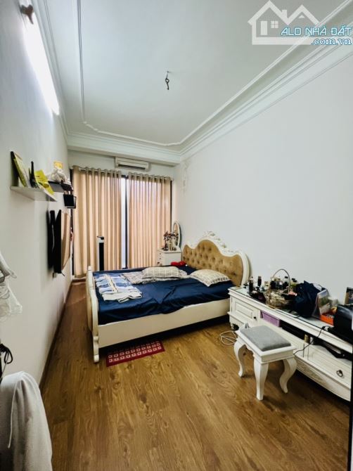 THỤY KHUÊ - NHÀ 2 MẶT NGÕ RỘNG - Ô TÔ VF3 ĐỖ,10M RA PHỐ - NGÃ TƯ CĂN CAO - GẦN HỒ TÂY - 6
