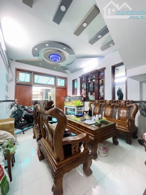 NHÀ ĐẸP 4 TẦNG - TRƯƠNG THỊ HOA - Q.12 - HẺM XE HƠI 1 TRỤC- 4.5x14.2M -  64M2 - FULL NT - 7