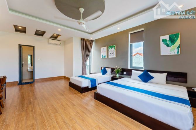 Villa trung tâm phố cổ Dt 271m2, 10P đang kinh doanh, cách chùa cầu 1km - dễ sinh lời - 8