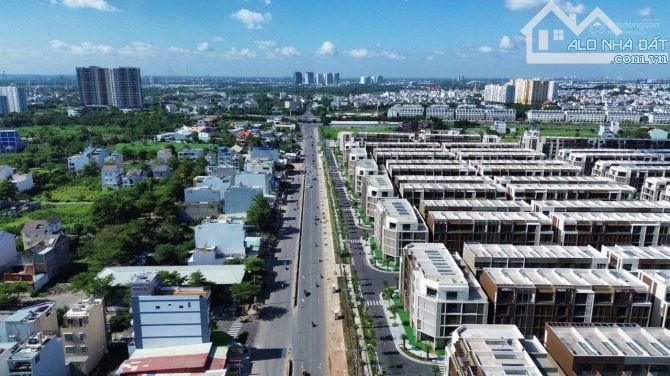 Bán đất Hoàng Anh Minh Tuấn đường Đỗ Xuân Hợp Phước Long B Quận 9 (250m2) 100 tr/m2 - 9