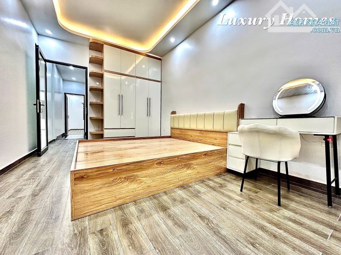 Bán Nhà Lê Lợi Ngõ Siêu Đẹp Thẳng Rộng Rãi - 9