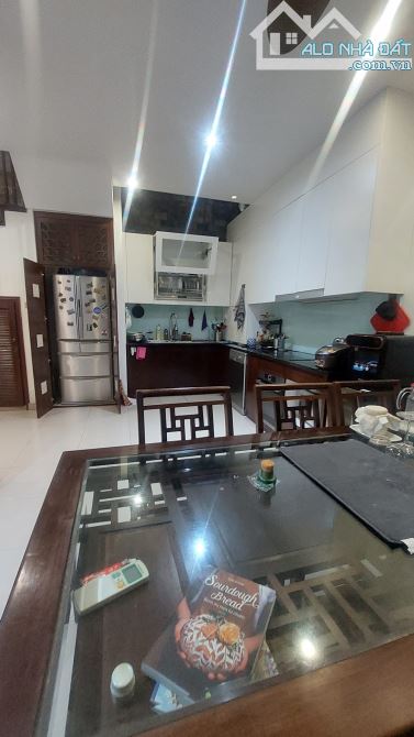Phân lô Giang Văn Minh, 50m ra phố, Ngõ oto thông tứ tung. 73m2 x 5t, mt 8.7m. 25.8 tỷ - 9