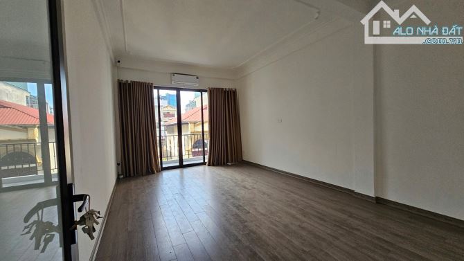 Tôi bán nhà 5T*62m2 phố Hoàng Văn Thái-Thanh Xuân.Mặt ngõ ôtô tránh,vừa ở vừa KD.Giá 13tỷ6 - 9