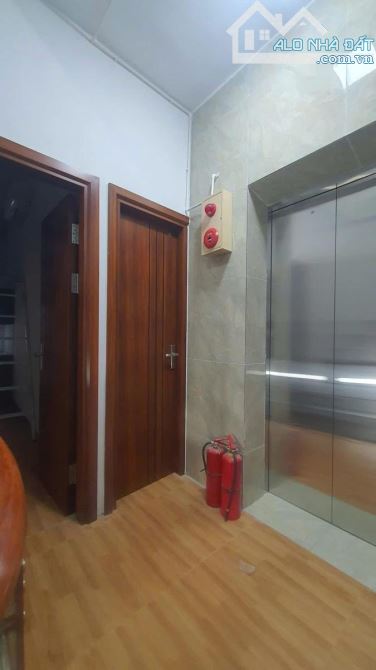 Tòa CCMN mới, 9 tầng thang máy,92m, Doanh thu 110tr/tháng, Yên Xá, Thanh Trì