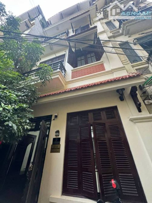 Nhà tự xây chất đẹp, sổ 85m2 thoáng mát, 25 Vũ Ngọc Phan, oto qua, full đồ. Giá 23.5 tỷ