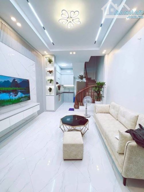 NHÀ MỚI XUÂN ĐỈNH -30M - 5 TẦNG - FULL NỘI THẤT - 6.8 TỶ