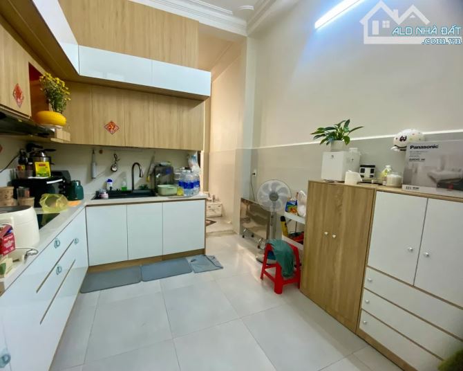 HOT! Hẻm VIP 58 Thành Thái, Q10 – 70m² (4x18m), 4 Tầng, Tiện Ích Ngập Tràn – Chỉ 15 Tỷ!