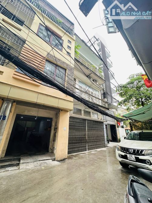 BÁN NHÀ ĐƯỜNG THÁI HÀ. Ô TÔ TRÁNH. 207M2 - 3 TẦNG. MT 9M. PHÙ HỢP XÂY TÒA VP CAO TẦNG.