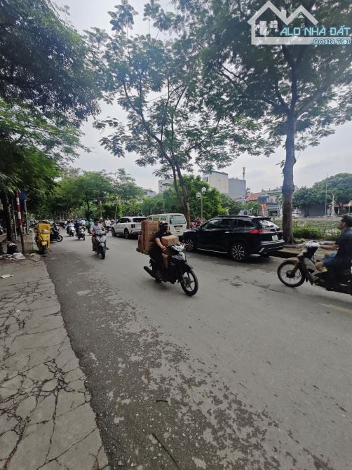BÁN TÒA NHÀ 9 TẦNG MẶT PHỐ VŨ TÔNG PHAN. 115M2 - 25 PHÒNG KHÉP KÍN CHO THUÊ.
