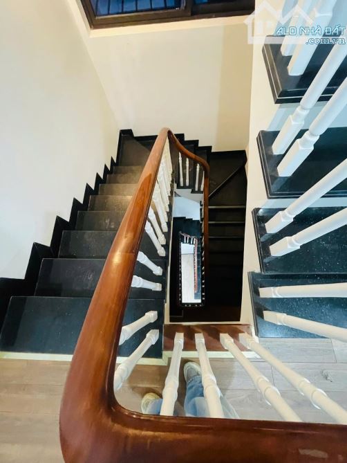 Nhà đẹp Bồ Đề giảm chào 500tr 88m 4 tầng nhỉnh 16 tỷ
