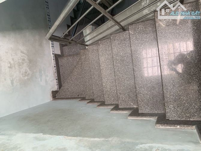 Trung mỹ tây q12 gần coopmart nguyển ảnh thủ 130m2 hxh thông chỉ 50tr/m2