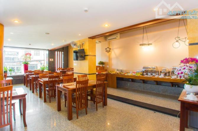 Bán khách sạn đông đô chuẩn 3 sao 45 phòng- mặt tiền nguyễn thái bình- dt: 17x23- 160 tỷ