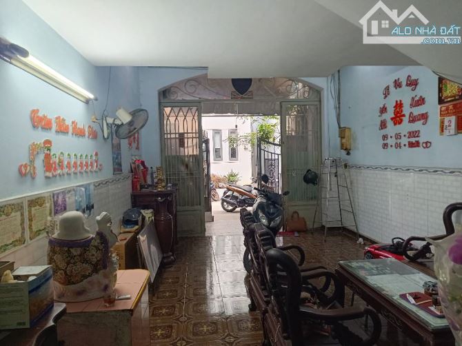 BÁN ĐẤT TẶNG NHÀ 3 TẦNG BTCT -GẦN MT BHHA BÌNH TÂN-SÁT LÊ VĂN QUỚI-GẦN NGÃ4.4XÃ-HXH5M-4*13