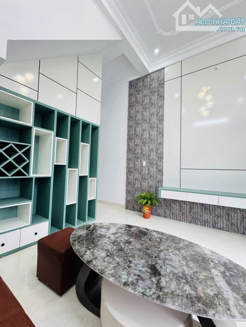 CHỦ CẦN BÁN CĂN NHÀ VỪA HOÀNG THIỆN XONG,CHỈ XÁCH VALI VÀO LÀ Ở NGAY TTTP HUẾ.   Đặng huy