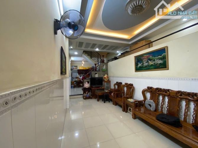DIỆN TÍCH KHỦNG THUÊ CAO GIÁ TỐT-NHÀ 4,3×28-3LẦU- M.TIỀN ĐƯỜNG NHÁNH QUANG TRUNG GÒ VẤP