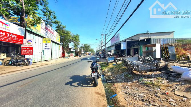 Bán đất mặt tiền Lã Xuân Oai . Long Trường , Q9 - DT: 100m2 ngang 5m