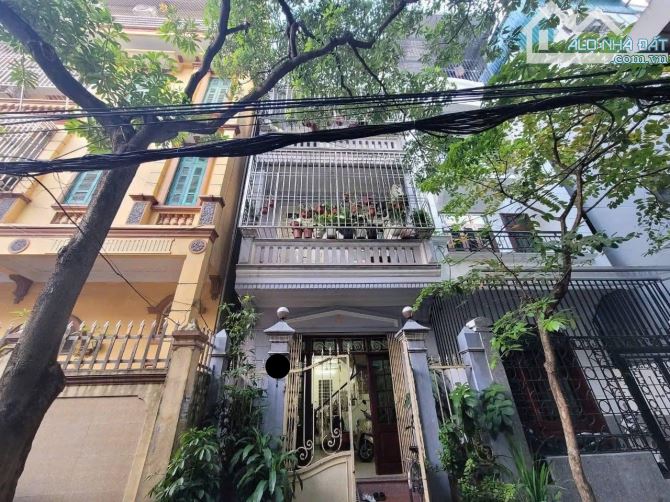Nhà đẹp ở luôn Trần Tử Bình Cầu Giấy. Sổ vuông 57m, 4 tầng MT4m4 Giá 20 tỷ Ngõ ô tô tránh