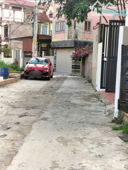 Bán Lô góc đất đường Hậu Dưỡng, Kim Chung, Ô tô Lexus đỗ cửa