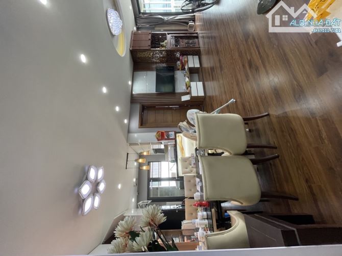 Bán căn hộ cao cấp, toà Sunquare, 21 Lê Đức Thọ, 3 ngủ, 2vs, tặng full nội thất sang xịn