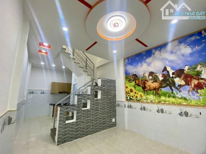 NGAY GÒ XOÀI- LÊ VĂN QUỚI - GIÁP TÂN PHÚ - HẺM XE HƠI-NHÀ MỚI ĐẸP 4*10 - GIÁ CHỈ HƠN 4