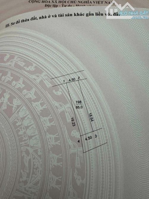 Tim đâu lô đất đẹp như hoa hậu, mà lại sát cổng trạm y tế xã bột xuyên. Giá chỉ có hơn tỷ