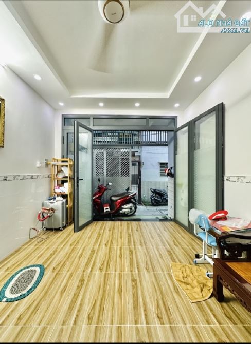 GIÁ CHỈ: 6,6 TỶ NHÀ PHẠM V HAI, TÂN BÌNH, DT 4X14, 3 TẦNG, 3PN