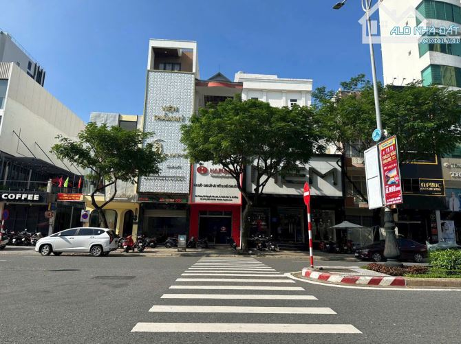 Cần bán nhà mặt tiền Nguyễn Văn Linh, ngay gần sân bay, thông thẳng qua biển Mỹ Khê