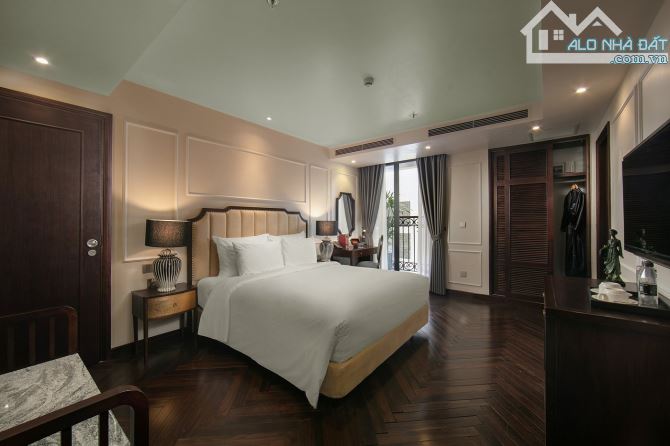 Bán tòa khách sạn 4**** mặt phố Hàng Bông, Hoàn Kiếm 220m2 11 tầng giá 195 tỷ - 1