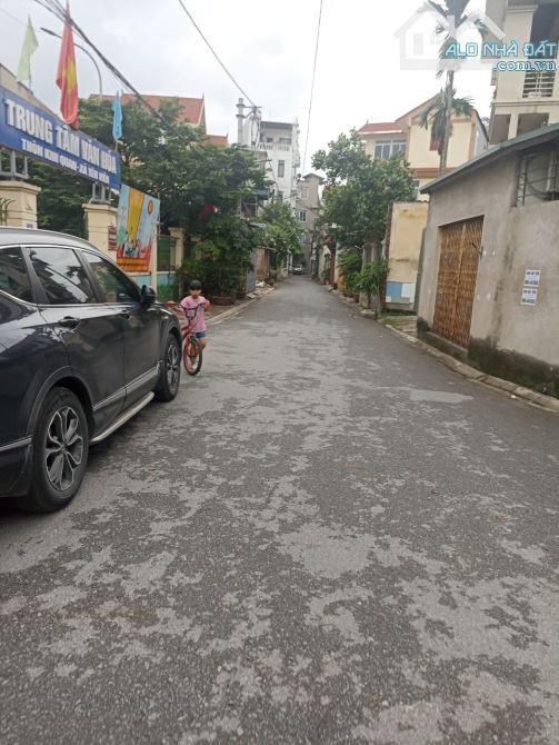 Bán đất LONG BIÊN - Ô TÔ TRÁNH - DT 60m - MT 4m - giá 10.6 tỷ - 1