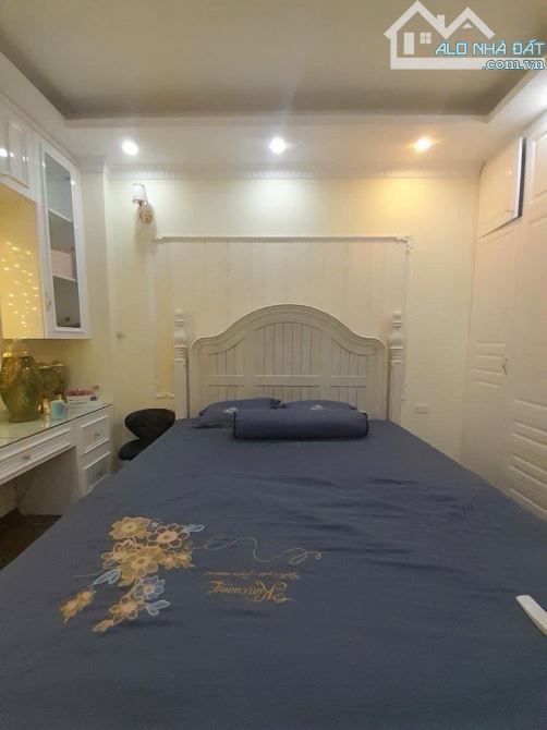 CÁCH Ô TÔ 50M - TRƯỚC NHÀ RỘNG 3M - NHÀ CAO RÁO MỚI ĐẸP - 1