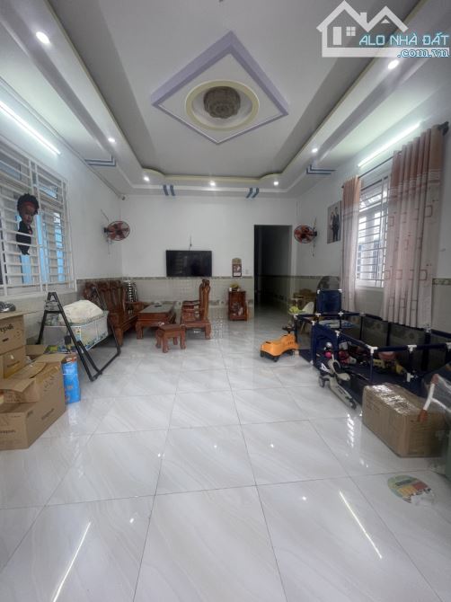 Mặt tiền KD đỉnh. Vị trí đắc địa, thông số đẹp 5x28m Phạm Thị Giây SHR full thô - 1