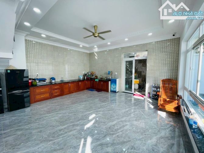 Bán Biệt thự mặt tiền Khu Đại An, Phường 9, TP Vũng Tàu. Giá 19 tỷ - 1