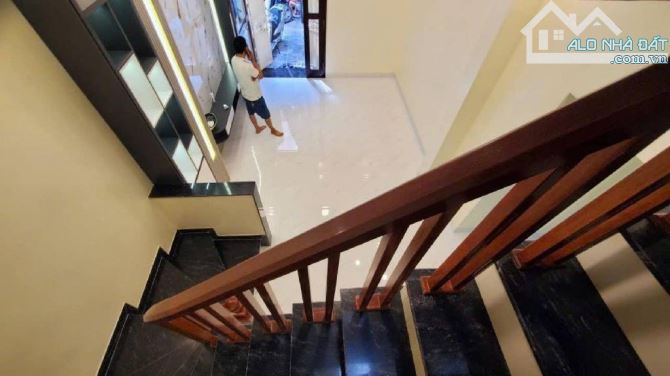 CÁCH MẶT VĂN CHƯƠNG 40 MÉT, 60 MÉT RA TÔN ĐỨC THẮNG. NHỈNH 4 TỶ HỘ KHẨU ĐỐNG ĐA. GIÁ ĐẦU T - 1