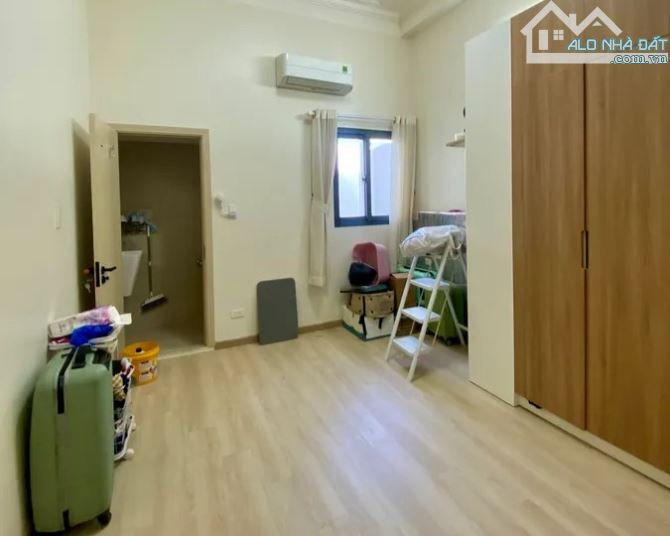 HOT! Hẻm VIP 58 Thành Thái, Q10 – 70m² (4x18m), 4 Tầng, Tiện Ích Ngập Tràn – Chỉ 15 Tỷ! - 1