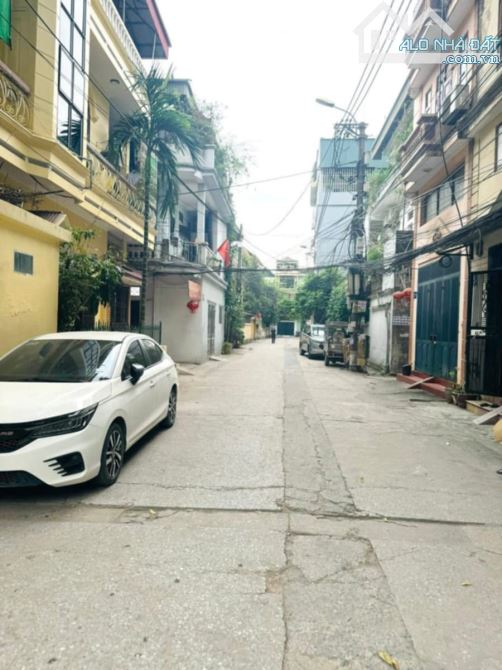BÁN NHÀ TẬP THỂ PIN VĂN ĐIỂN . DT 45 M . MT 3,7 M . NHÀ 2 TẦNG . VỊ TRÍ OK NHẤT - 1