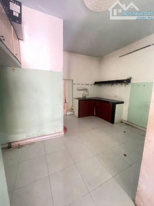 Ngậm Ngùi Bán Trả nợ Căn nhà ngay Bà Điểm 100m2 Sổ hồng RIêng 685triệu Bao Phí Thuế - 1