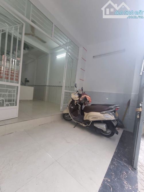 BÁN NHÀ HẺM XE HƠI ĐƯỜNG SỐ 29 KHU TÊN LỬA GẦN NHÀ THỜ PHAOLO - NỞ HẬU 5.6M  NHỈNH 5 TỶ - 1