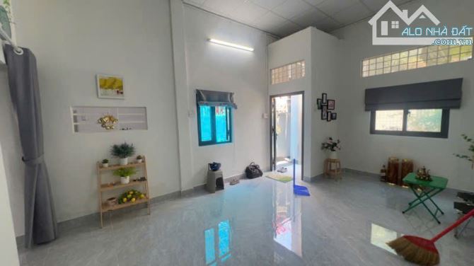 NHÀ ĐẸP 2 TẦNG- 60M2-GẦN CHỢ BÀ CHIỂU-NGANG 4.5M- NỞ HẬU-NGAY RẠCH XUYÊN TÂM GIÁ TĂNG CAO - 1